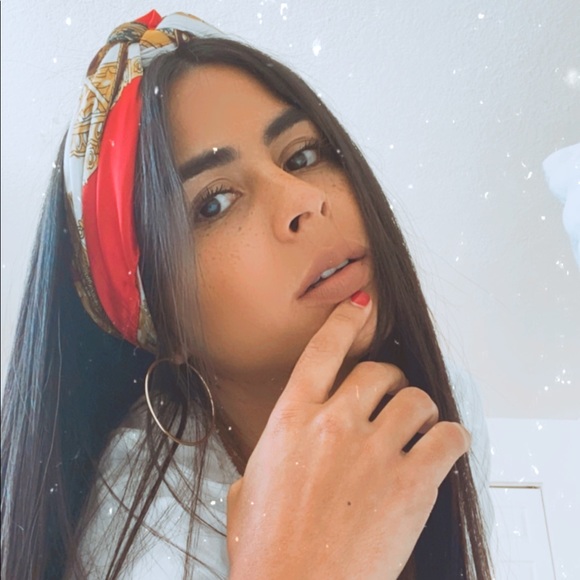 Red chain top - Picture 8 of 10